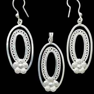 925 Silver Open Oval Pendant and Earrings Filigree and Flower Pattern.